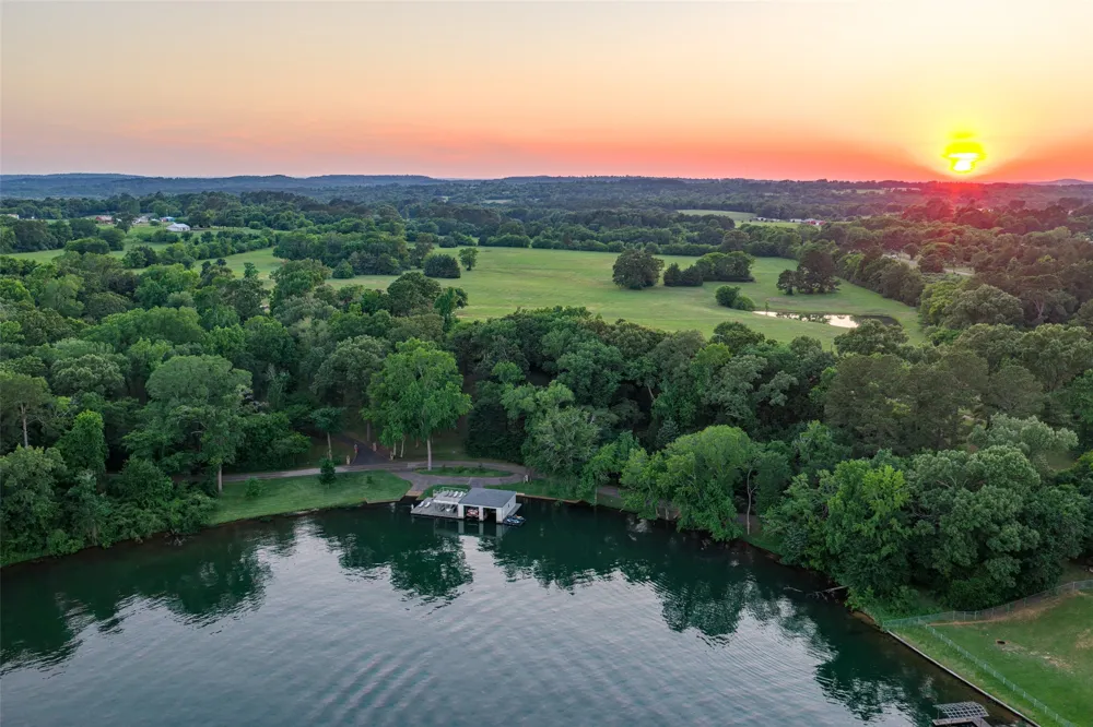 1281 County Road 3113 Jacksonville, TX 75766