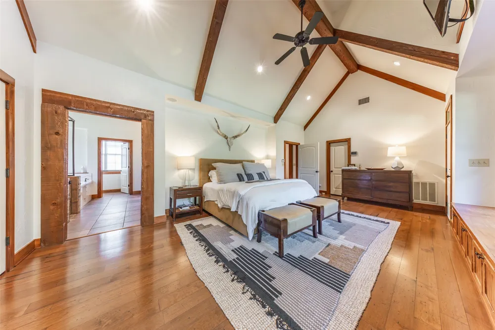 1281 County Road 3113 Jacksonville, TX 75766