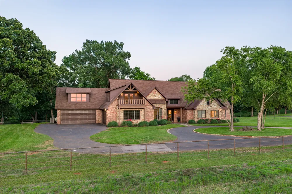 1281 County Road 3113 Jacksonville, TX 75766