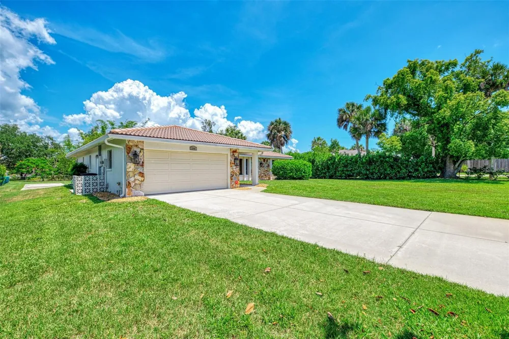 2340 PALMETTO STREET Nokomis, FL 34275