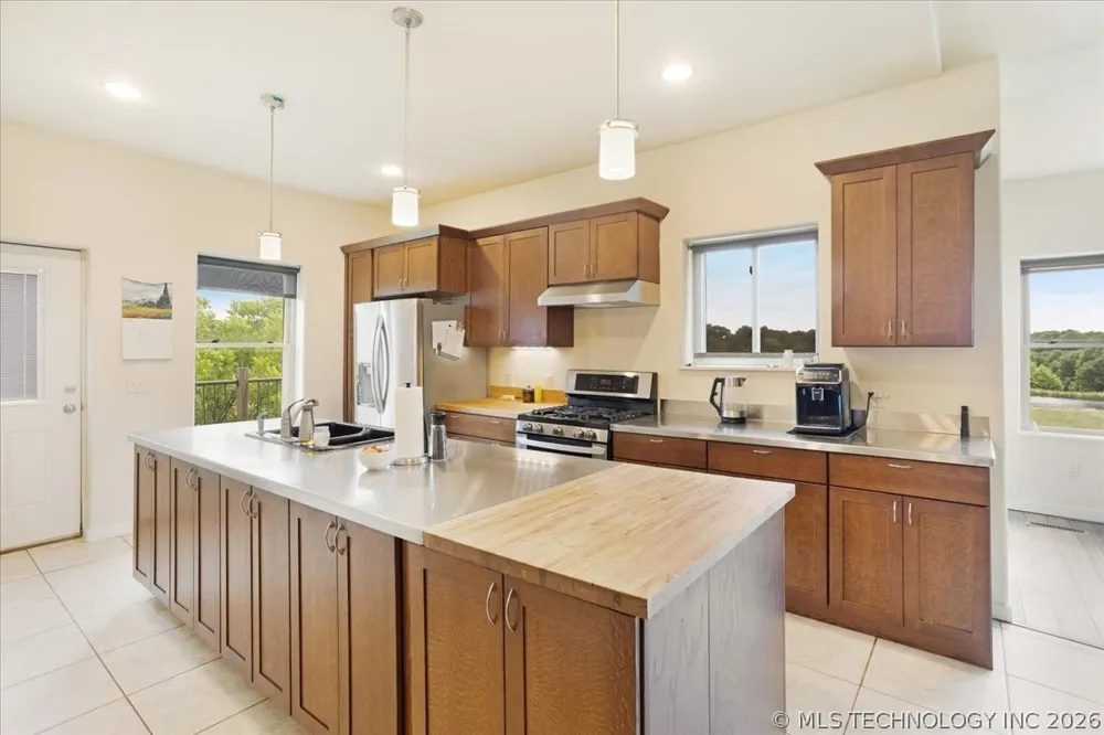 748 Bloomfield Road Hendrix, OK 74741