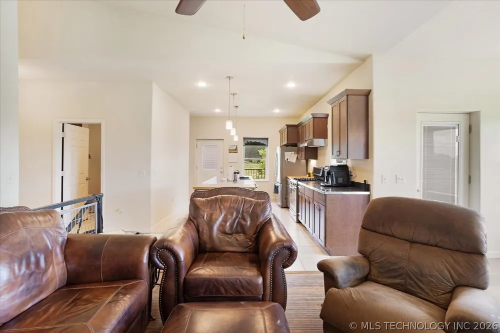 748 Bloomfield Road Hendrix, OK 74741