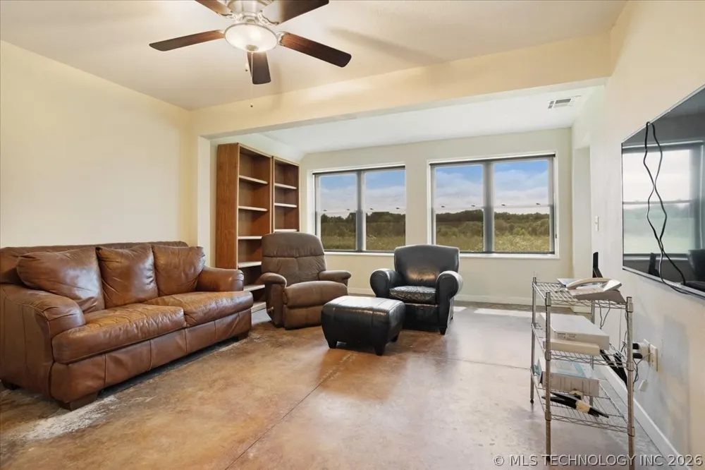 748 Bloomfield Road Hendrix, OK 74741