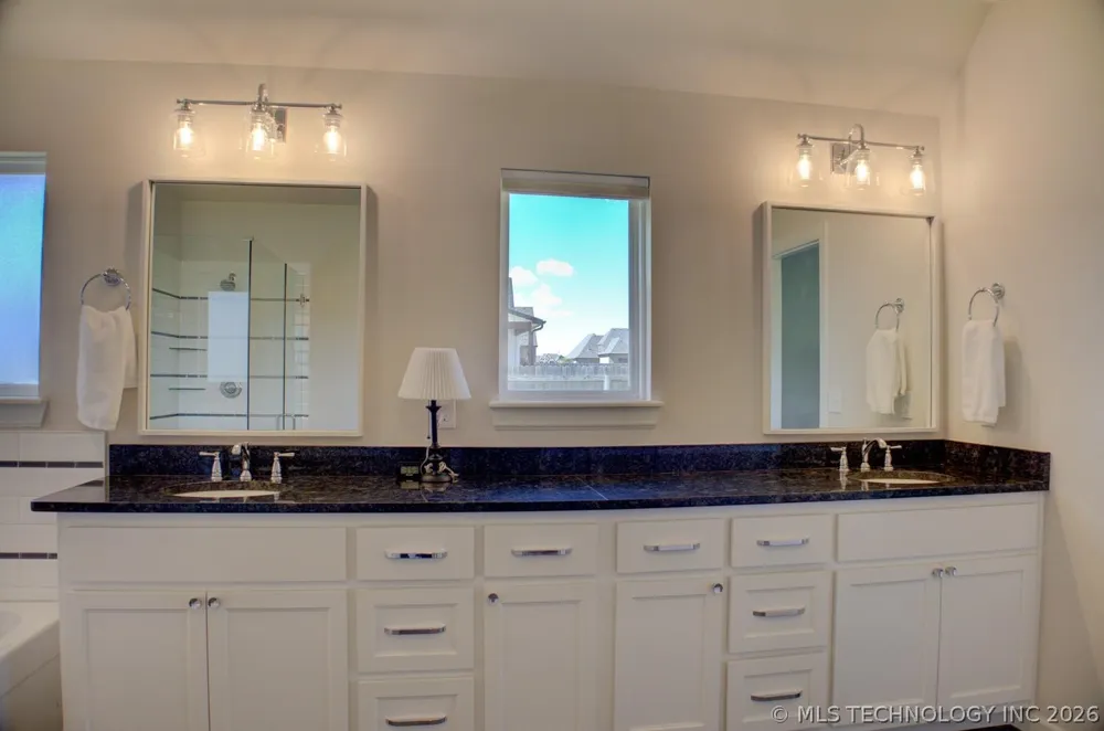 16713 S 1st EastAvenue Glenpool, OK 74033