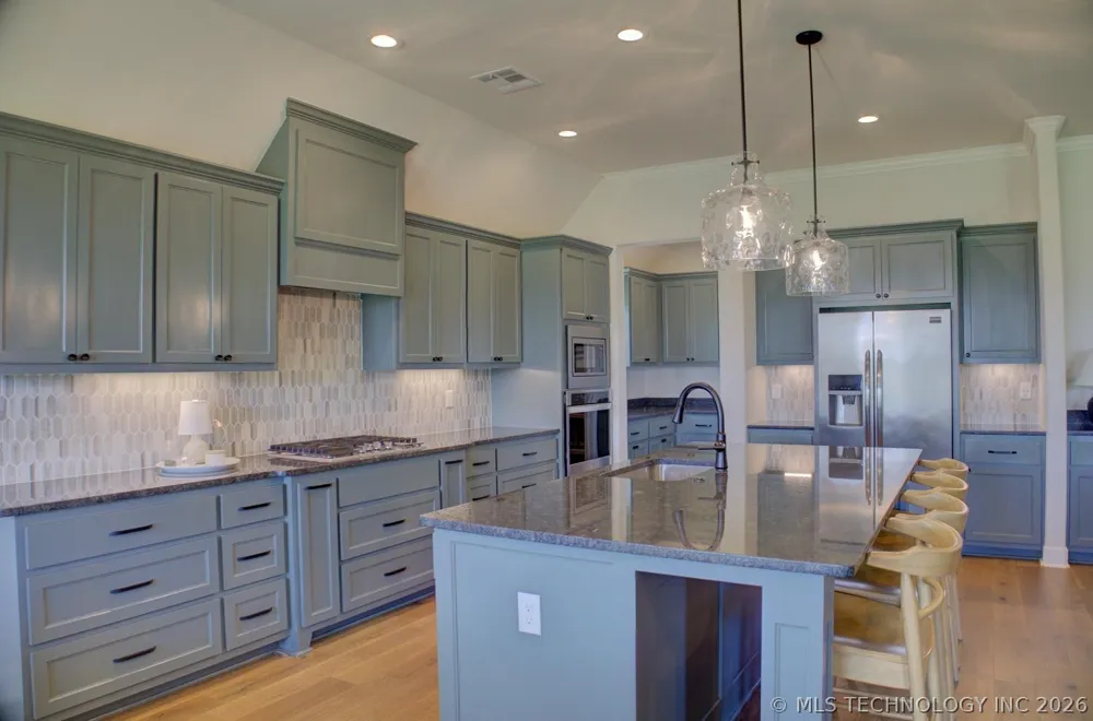 16713 S 1st EastAvenue Glenpool, OK 74033