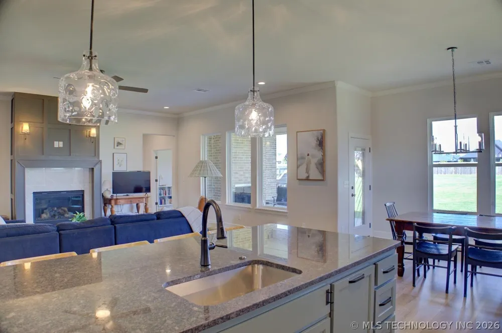 16713 S 1st EastAvenue Glenpool, OK 74033
