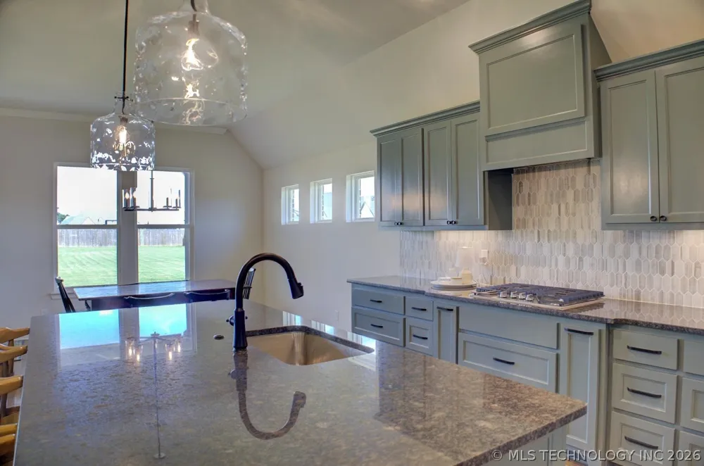 16713 S 1st EastAvenue Glenpool, OK 74033