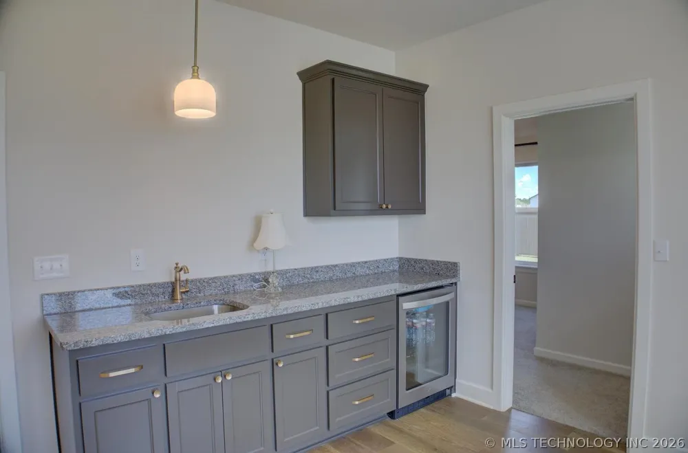 16713 S 1st EastAvenue Glenpool, OK 74033
