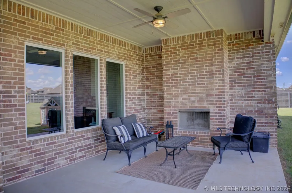 16713 S 1st EastAvenue Glenpool, OK 74033