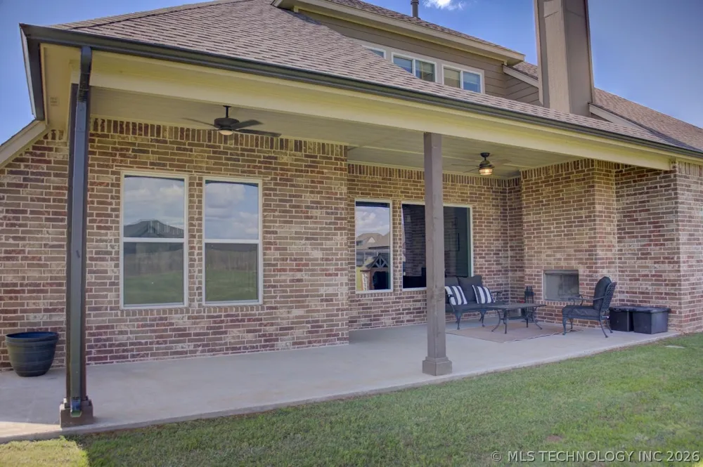 16713 S 1st EastAvenue Glenpool, OK 74033