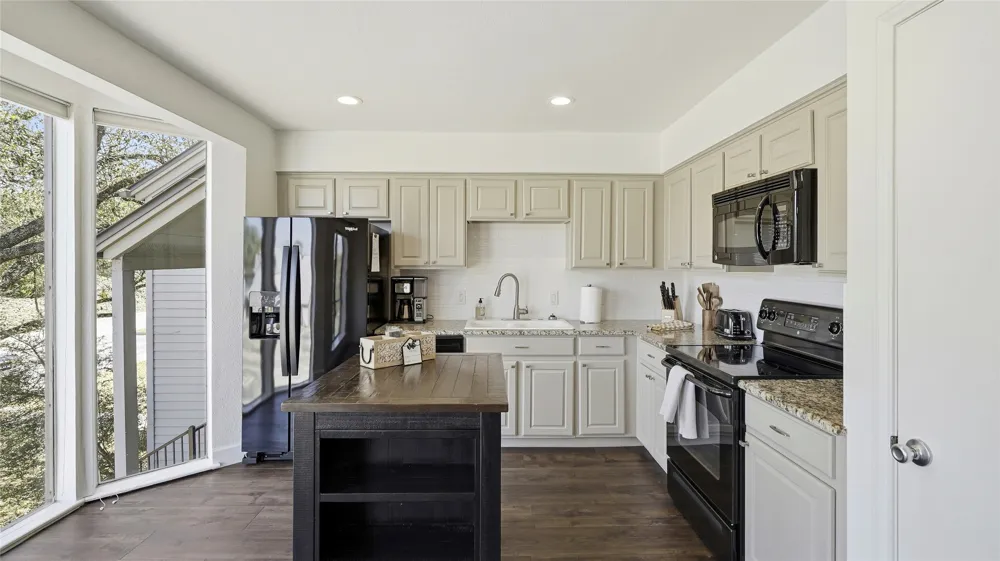 133 World Of Tennis Square Lakeway, TX 78738