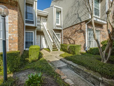 8550 Fair Oaks Crossing #204