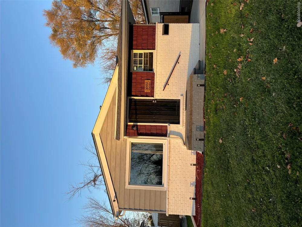 26912 Colgate Street Inkster City, MI 48141