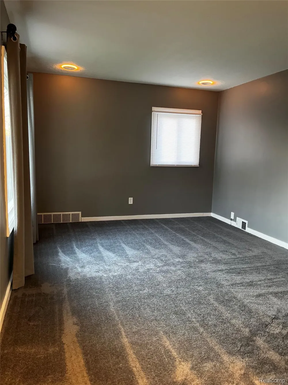 26912 Colgate Street Inkster City, MI 48141