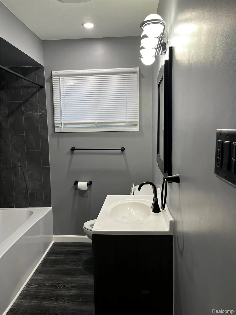 26912 Colgate Street Inkster City, MI 48141