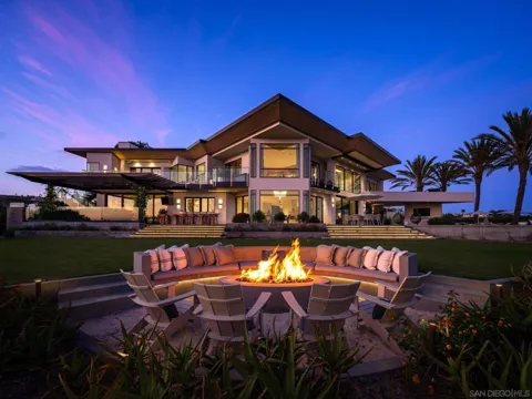 5416 Candlelight Dr
