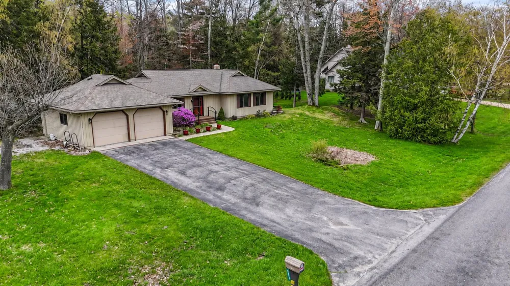 6831 E Harbor Drive Elk Rapids Township, MI 49629