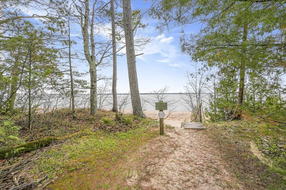 6831 E Harbor Drive Elk Rapids Township, MI 49629