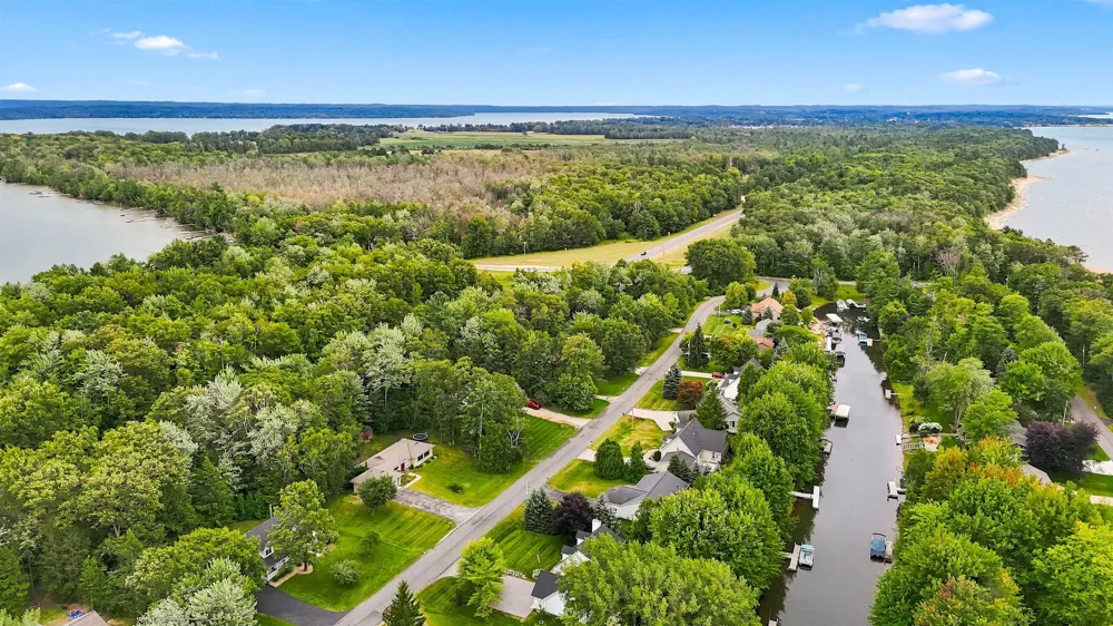 6831 E Harbor Drive Elk Rapids Township, MI 49629