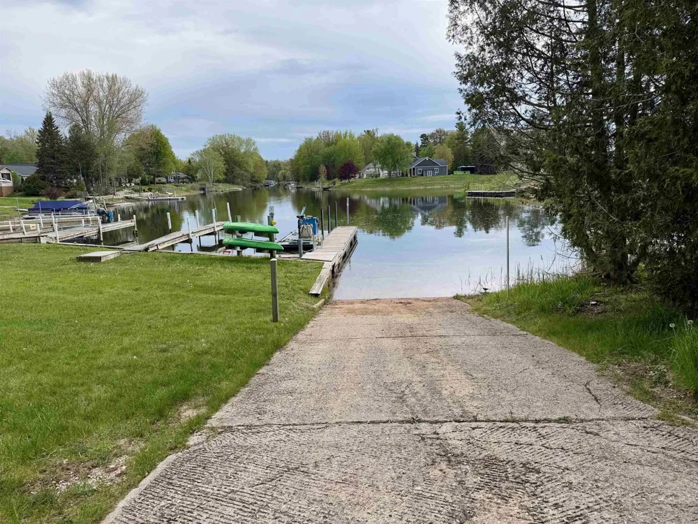 6831 E Harbor Drive Elk Rapids Township, MI 49629