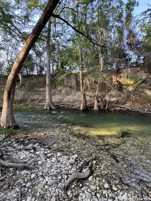173 Pvt Rd 3820 Utopia, TX 78884