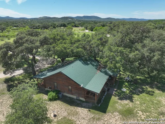 173 Pvt Rd 3820 Utopia, TX 78884
