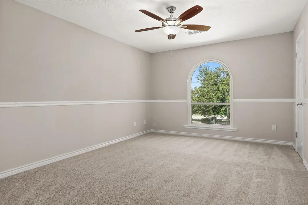 602 Oak Briar Drive Kemah, TX 77565