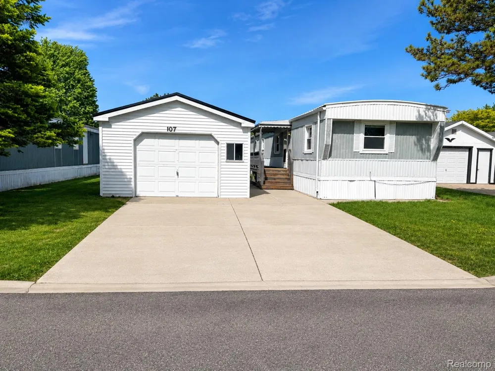 107 Foxpointe Ct Swartz Creek City, MI 48473