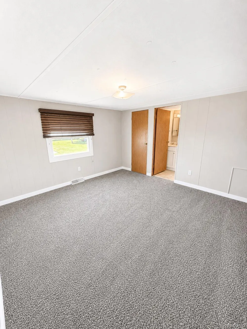 107 Foxpointe Ct Swartz Creek City, MI 48473