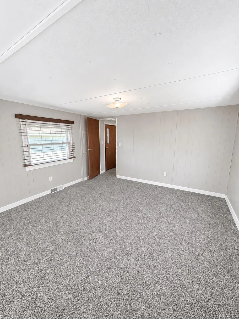 107 Foxpointe Ct Swartz Creek City, MI 48473