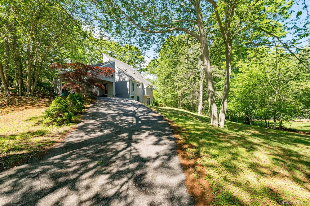 14 Sylvester Road Wading River, NY 11792