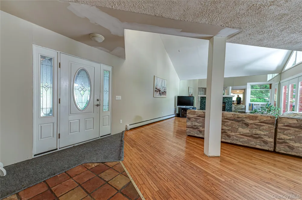 14 Sylvester Road Wading River, NY 11792