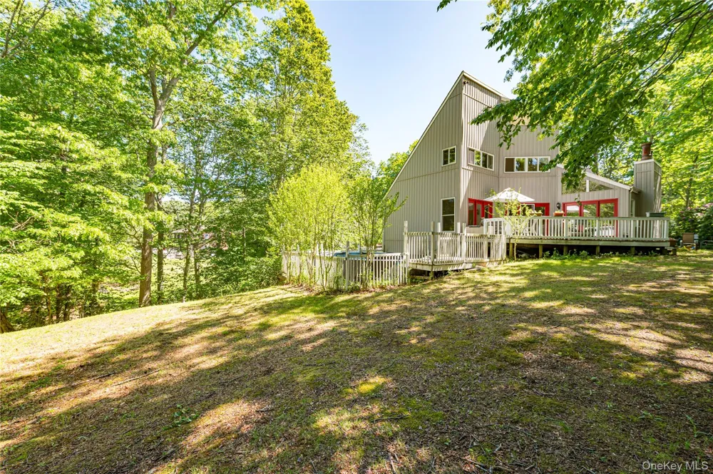 14 Sylvester Road Wading River, NY 11792