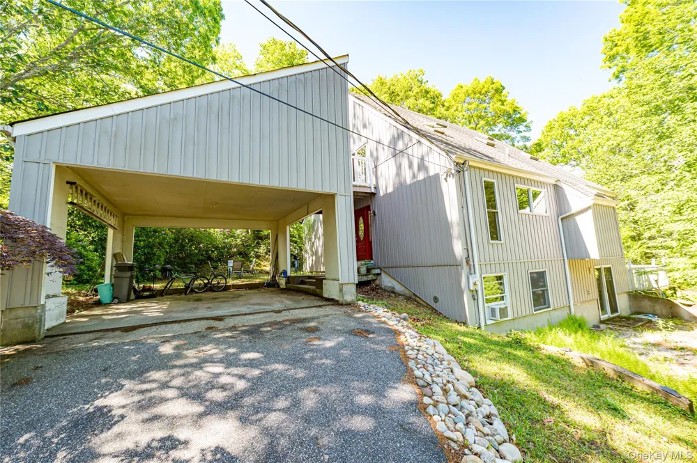 14 Sylvester Road Wading River, NY 11792