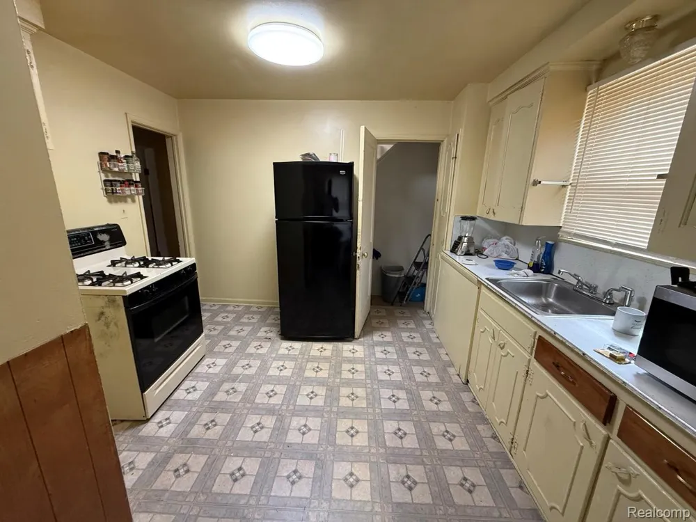 13592 Rosemont Avenue Detroit City, MI 48223