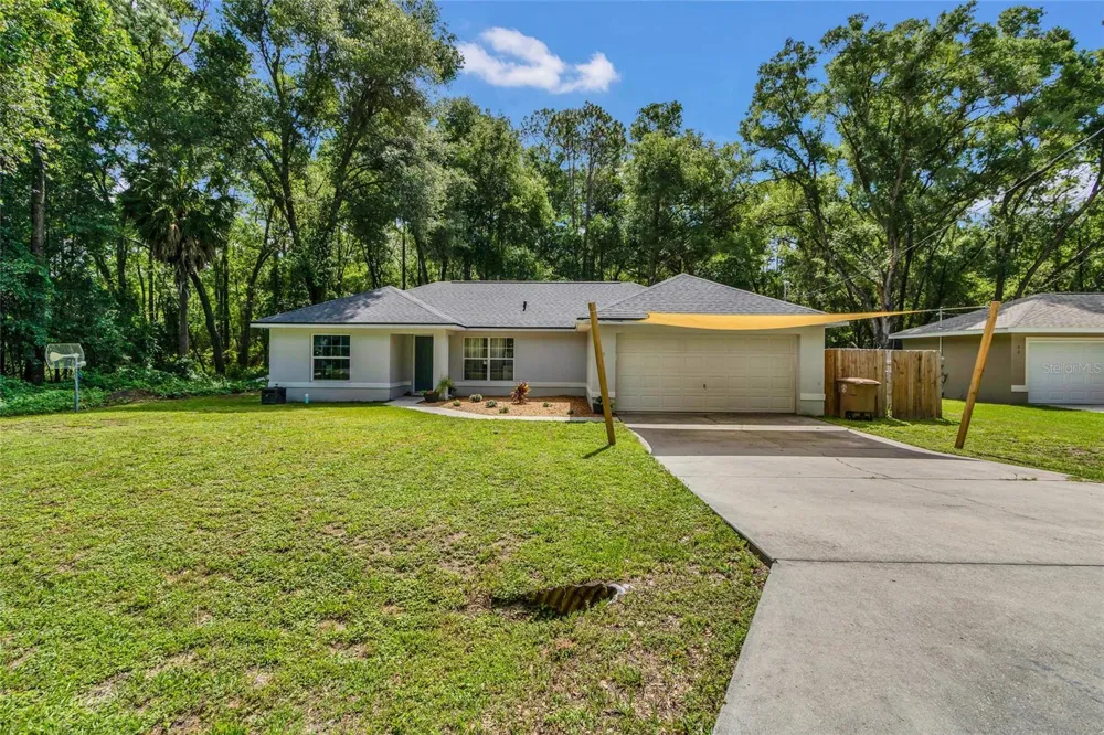 9 SEQUOIA LOOP LANE Ocklawaha, FL 32179