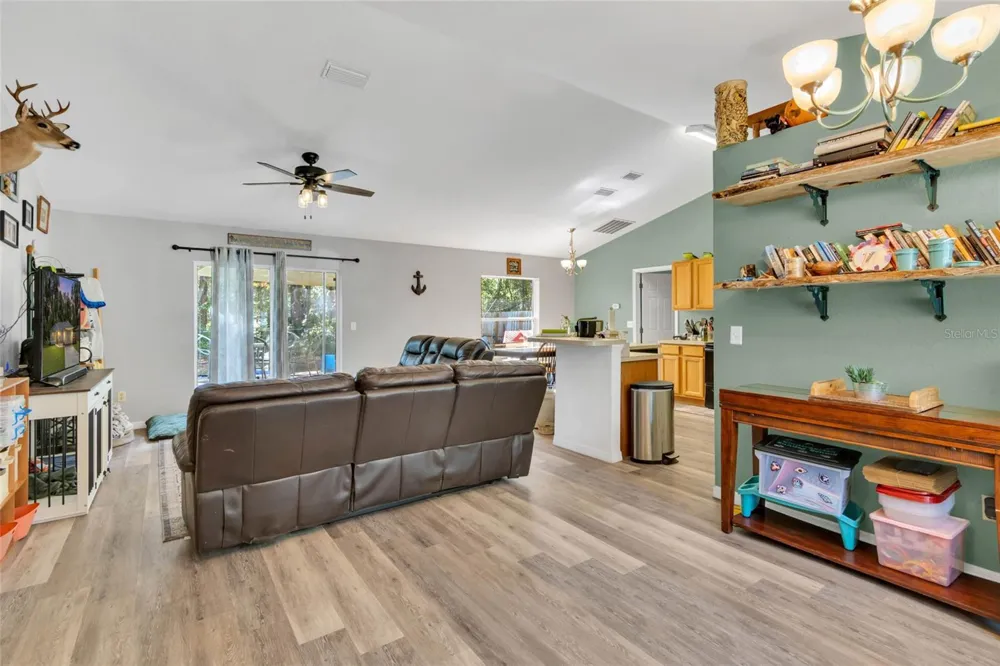 9 SEQUOIA LOOP LANE Ocklawaha, FL 32179