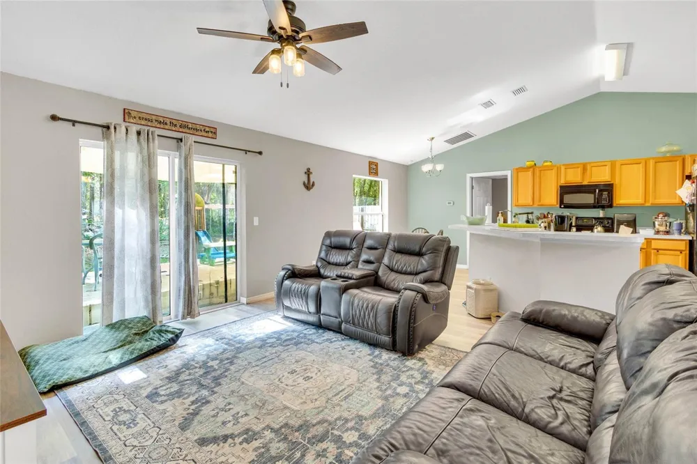 9 SEQUOIA LOOP LANE Ocklawaha, FL 32179