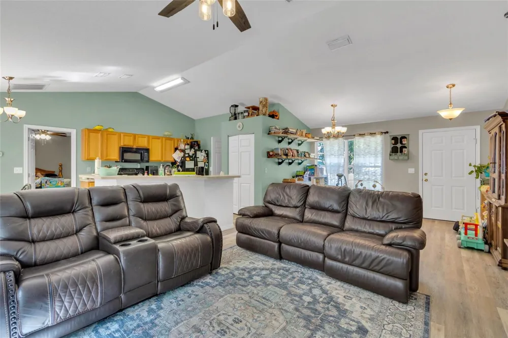 9 SEQUOIA LOOP LANE Ocklawaha, FL 32179