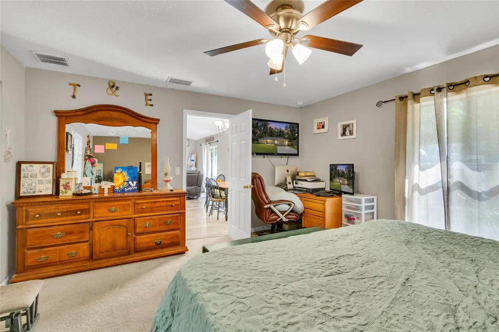 9 SEQUOIA LOOP LANE Ocklawaha, FL 32179
