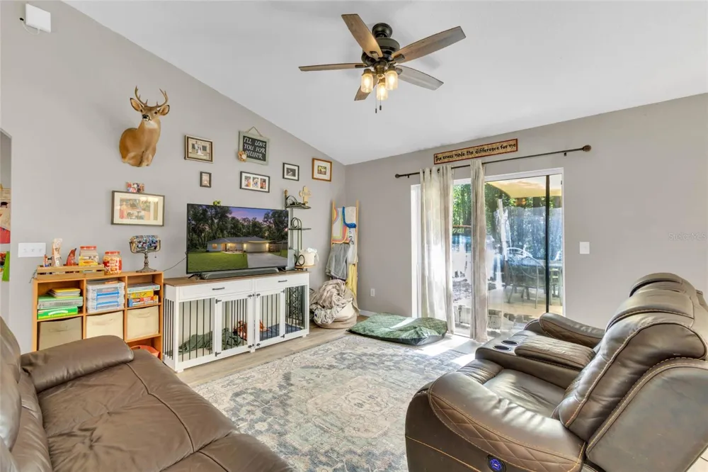9 SEQUOIA LOOP LANE Ocklawaha, FL 32179