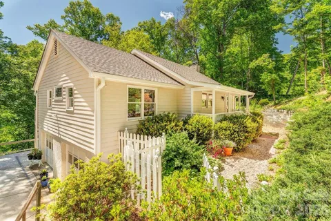 146 Churchill Downs Drive