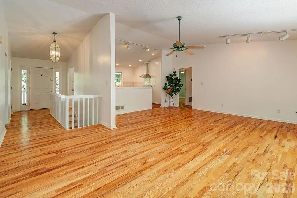 146 Churchill Downs Drive Fairview, NC 28730