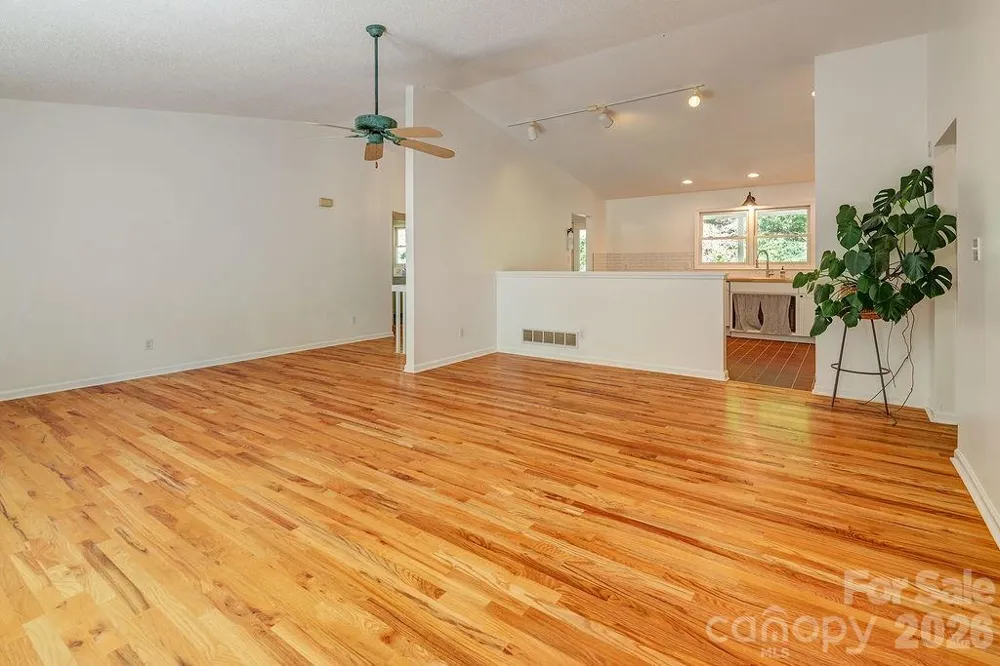 146 Churchill Downs Drive Fairview, NC 28730