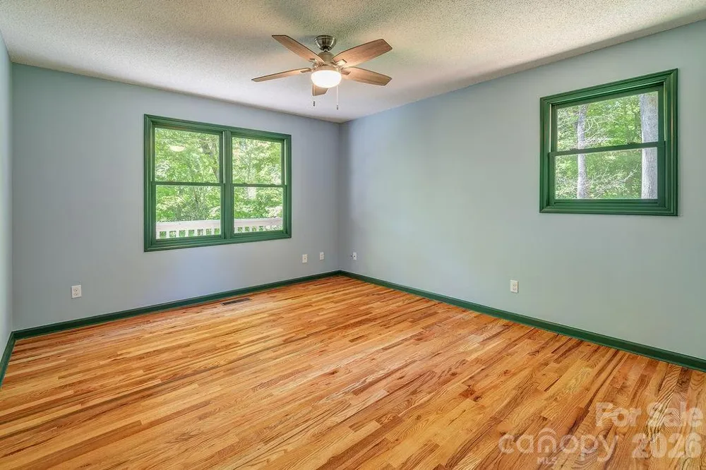 146 Churchill Downs Drive Fairview, NC 28730