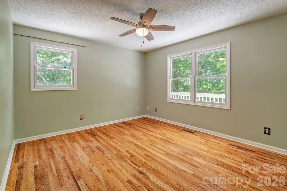146 Churchill Downs Drive Fairview, NC 28730