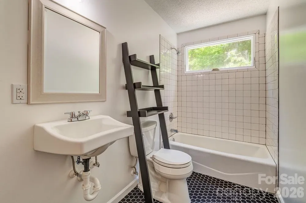 146 Churchill Downs Drive Fairview, NC 28730
