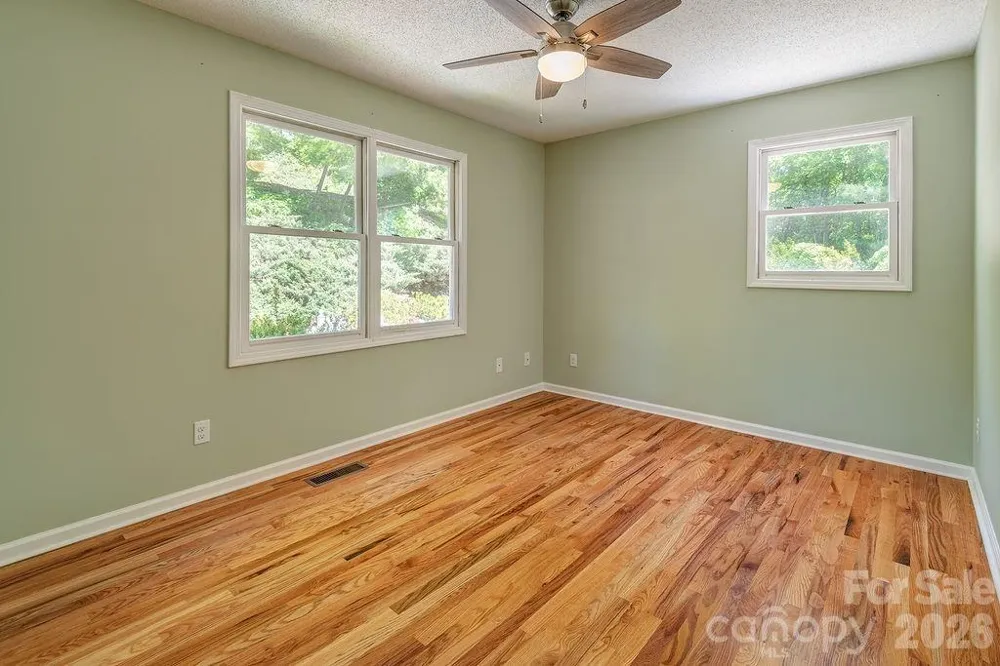 146 Churchill Downs Drive Fairview, NC 28730