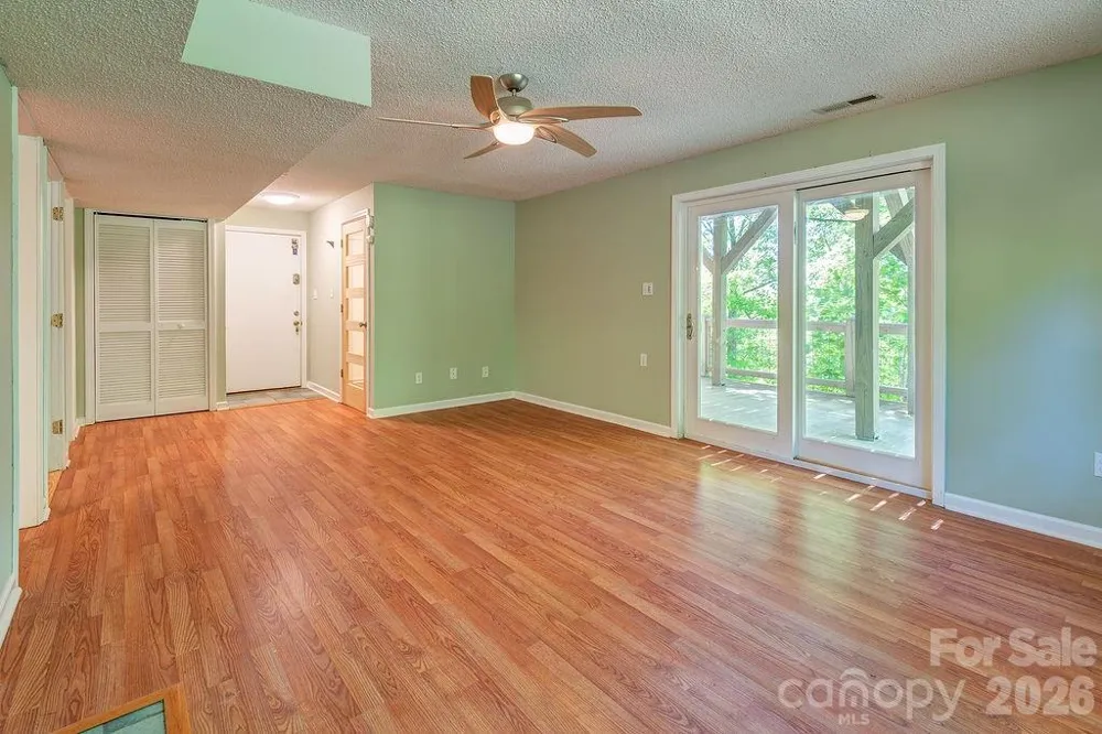 146 Churchill Downs Drive Fairview, NC 28730