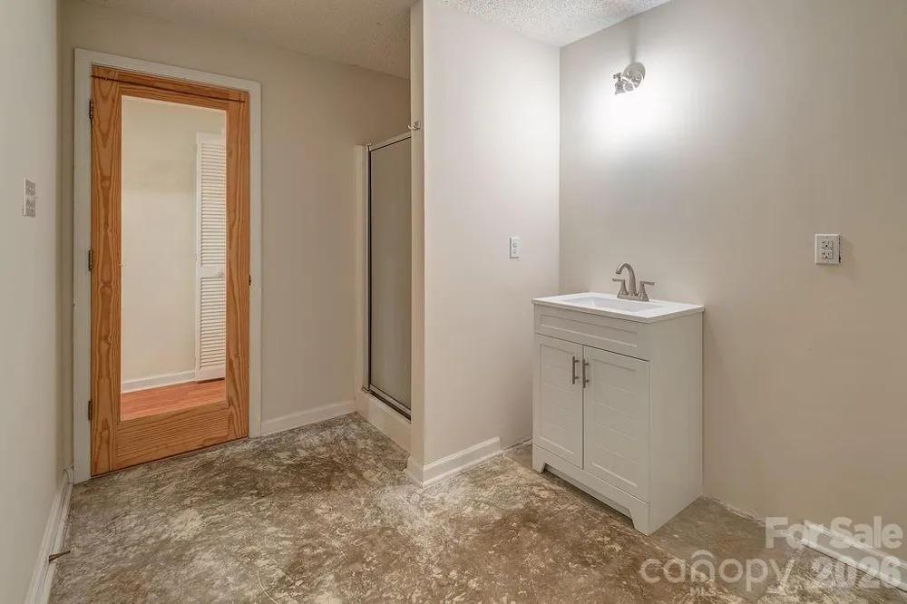 146 Churchill Downs Drive Fairview, NC 28730